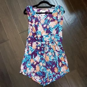 Beautiful Tropical Floral Romper Junior's Size L